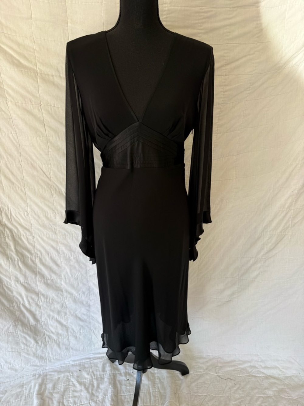 Express Black V-Neck Long Sleeve Midi Dress